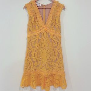 RYSE cocktail dress size medium yellow